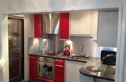 Seafront Apartment | Seaview Regency Apartment With Private Parking