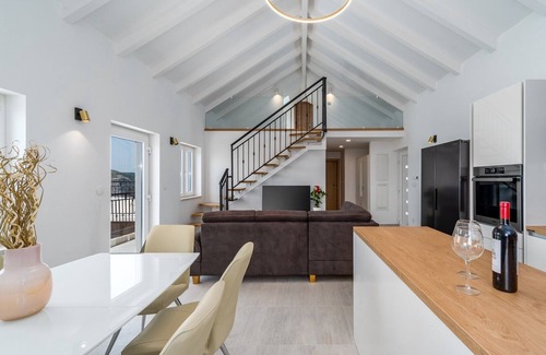 Borak Villa | Seaview Villa KING with pool 3km from sea