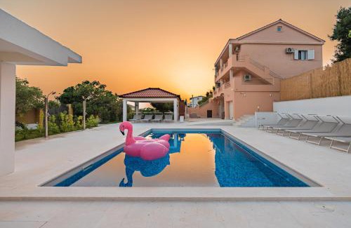 Rtina House | Seaview Villa Summer with private pool & garden