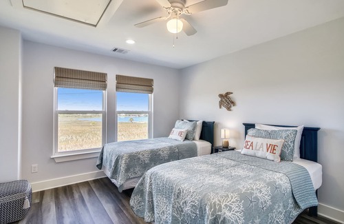 Terramar Beach House | Seaward Breeze | Bay Views, Fantastic Sunsets!