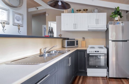 Surf Beach House | Secluded 3-Bed Retreat Moments to the Beach