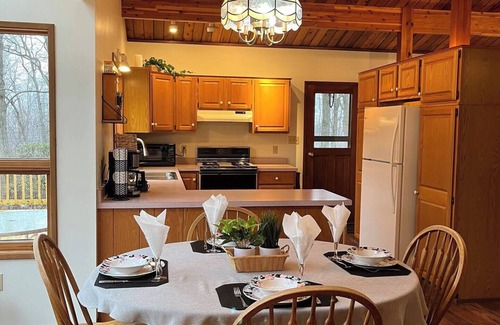 Paradise House | Secluded Getaway - Entire House; free parking; fully furnished kitchen