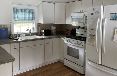 Misquamicut Apartment | Secluded Hideaway minutes from the ocean