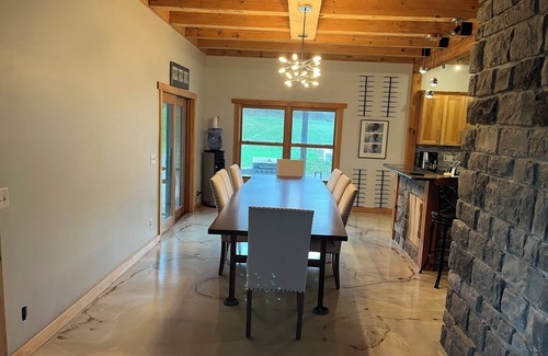 Conesus House | Secluded lodge, with multiple hiking trails and breathtaking views!