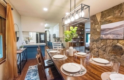 Moravian Falls Cabin | Secluded Mountain Top Cabin | Fire Pit | Fireplace