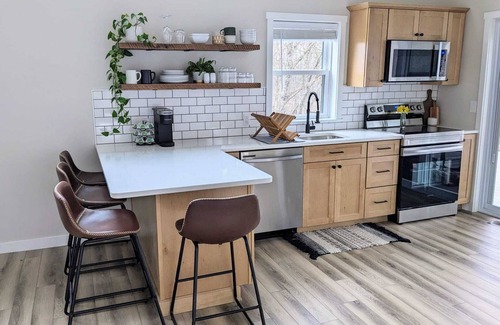 Spring Gap Cabin | Secluded, romantic cabin with hot tub on 12 acres of woodland.