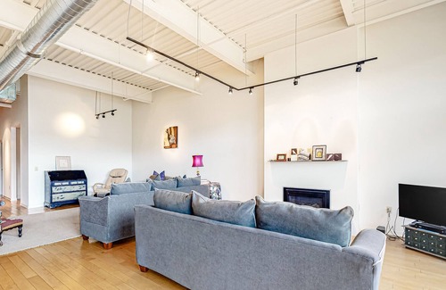 Basalt Condo | Second Floor Loft Condo with Fast WiFi, Gas Fireplace, and Private Washer/Dryer