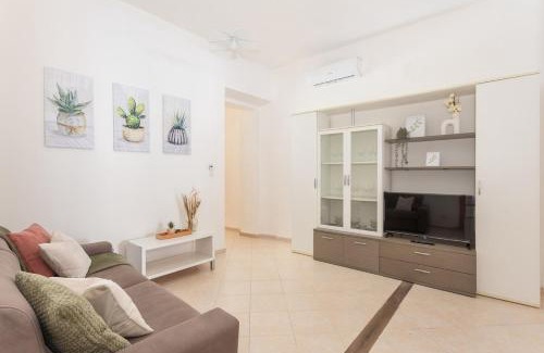 Oristano Historic Centre Apartment | Secret Garden - Big garden near station & centre