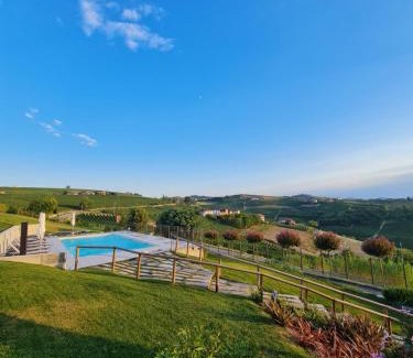 Neive Bed & Breakfast | Sedendo e Mirando B&B