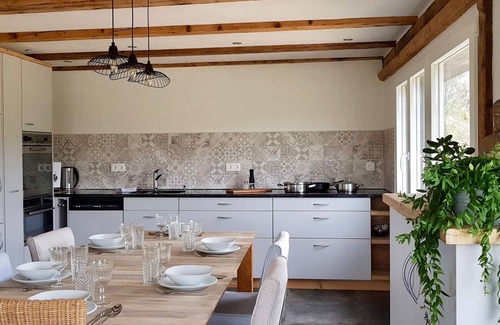 Ronchamp House | Seelen -wellness im Grünen Ökologisch mit Herz