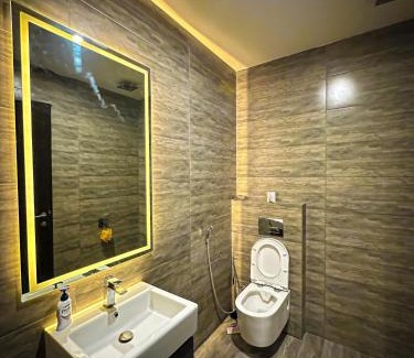 Islamabad Apartment | Self-Checkin 1 Bed SkyParkOne Gulberg Greens Islamabad