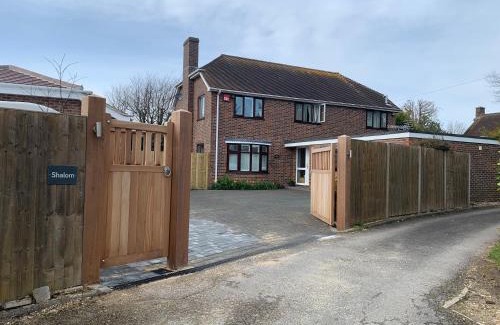 Southbourne Apartment | Self contained annex with bedroom bathroom sitting room and kitchenette