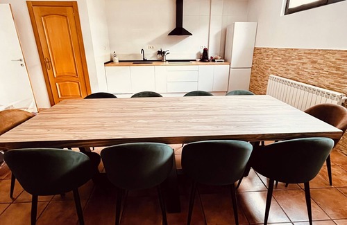 Viana House | Semi-detached house 6Kms from Logroño, with breakfast and pool! In wild nature.