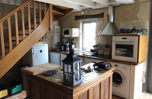 Troo Villa | Semi-troglodyte gite Old Chai Troo in Loir valley