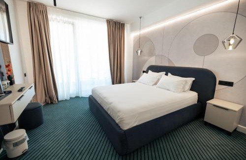 Eforie Nord Apartment | Senior Apartment with Lake View