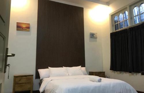 Padang Hostel | Sentosa Lodge