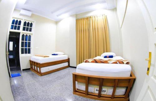 Padang Hostel | Sentosa Lodge