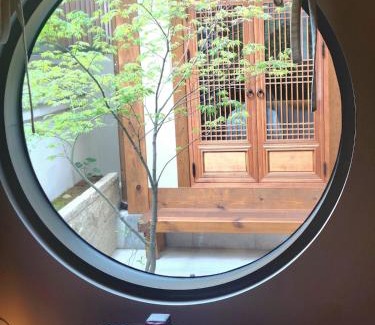 Seochon House | Seoul Jongno Hanok Stay Seochonbyuldang-Subway5mim