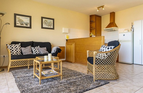 Ponta do Sol Apartment | Separate apartment on the first floor of a family house with private pool & WiFi