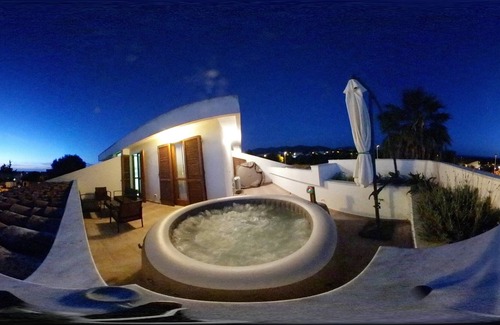 Capitana Villa | September in Sardinia is wonderful! Villa with outdoor whirlpool!