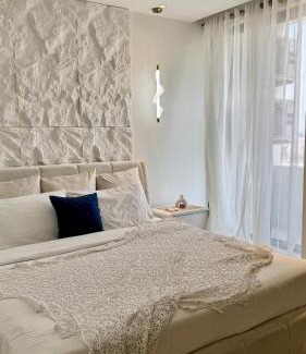 Lahore Apartment | Serene 1BHK Central Gulberg Self check-in WiFi Pool