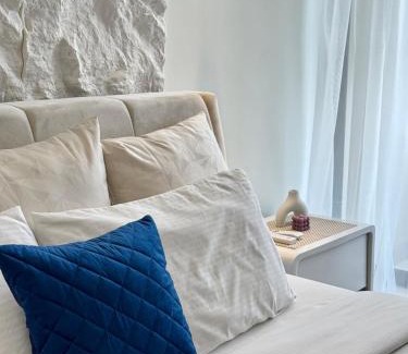 Lahore Apartment | Serene 1BHK Central Gulberg Self check-in WiFi Pool