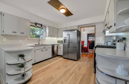 Teays Valley House | Serene Brick Rancher, quiet setting, centrally located, minutes from everything.