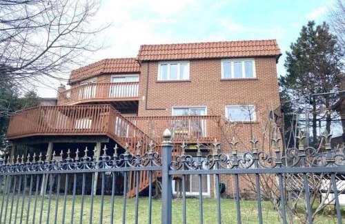 Bayview Woods - Steeles Apartment | Serene Don River Nature gateway- 2BR suite, Private Patio, Free Parking