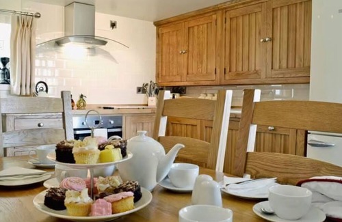 Tregaron Cottage | Serene Golygfar Cottage Retreat in Ystrad Meurig