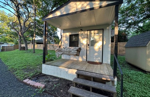 Elgin Apartment | Serene Guesthouse - Weekly Discounts