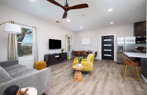 Spring Branch House | Serene Hill Country Casita ~ Scenic View ~ Patio