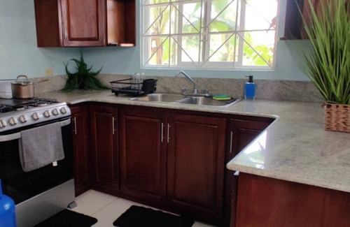 Priory House | Serene King&Queen Townhouse Suite