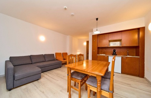 El Tarter Apartment | Serene Retreat I Parking, Desk & Ski