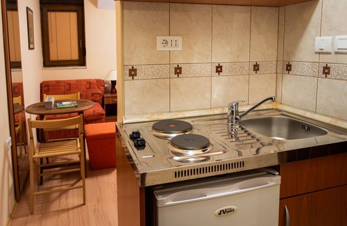 Kolasin Apartment | Serene Studio Retreat with Balcony&Gym in Kolasin