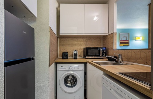 Gambetta Apartment | Serenity Aparthotel - 4 pax - La défense 10 minutes walk to Subway