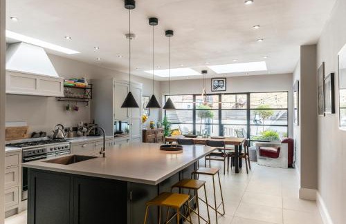 Broadstairs House | Serenity Sands - Modern 4 bedroom home