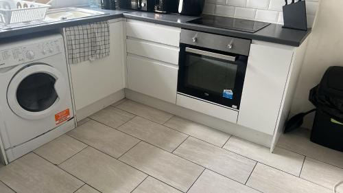 Loxford Apartment | Serenity Short Stays