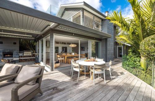 Palm Beach House | Serenity - Stay Waiheke