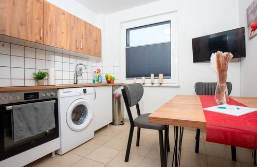 Marxloh Apartment | Serviceroom24 - Apartment 1 in Duisburg WLAN- Smart-TV - 24-7 check-in and kitchen