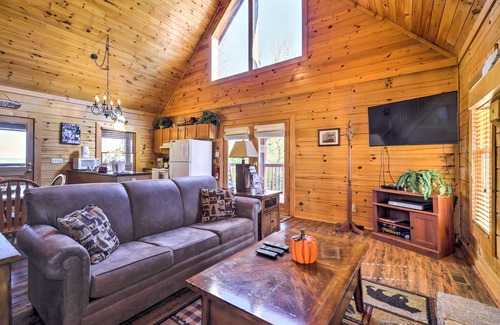 Sevierville Cabin | Sevierville Retreat: Private Hot Tub & Lake Views!