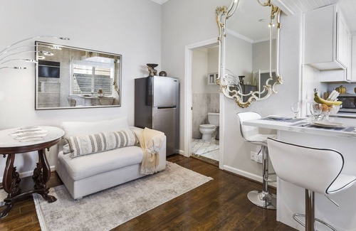 Outer Richmond House | SF Cute Nest by the Ocean Beach, VA, UCSF, USF with King bed and Private Patio