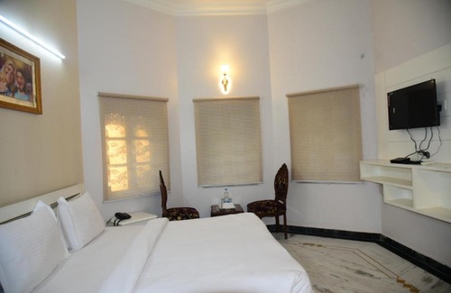 Auli Hotel | Shakuntala Palace