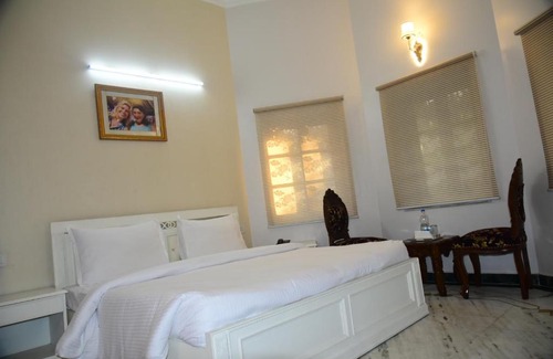 Auli Hotel | Shakuntala Palace