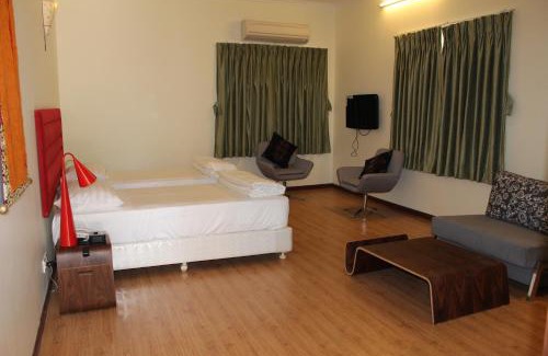 Jawlakhel Hotel | Shaligram Hotel