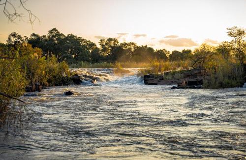 Divundu Cabin | Shametu River Lodge