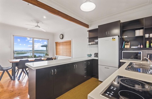 East Ballina House | Shaws View - Spectacular Bay Views
