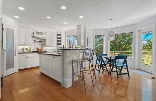 Southeast Calgary House | SHEER PERFECTION ~ 4BD, 2.5BA, K9 Friendly, on Eagle Quest Golf Course