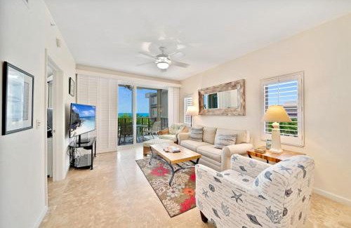 Sanibel House | Shell Island Beach Club #7B