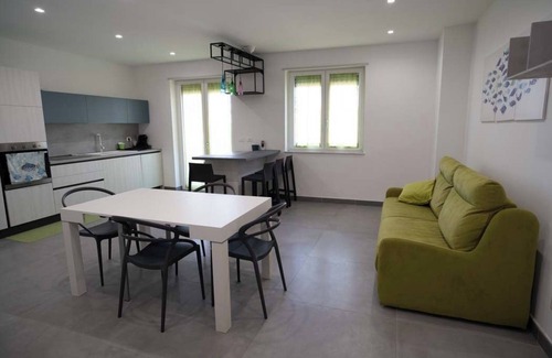 Eastern Sicily Apartment | Shelter by the sea 2 steps from Ortigia