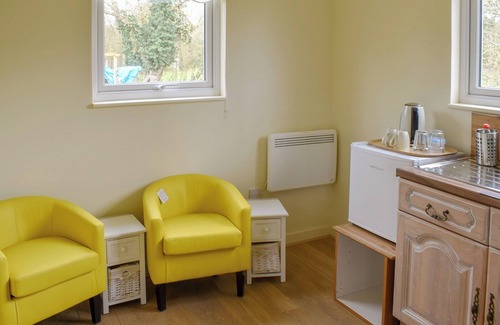 Five Oak Green Cottage | Shepherds Hut 1 at Laddingford - UK32531